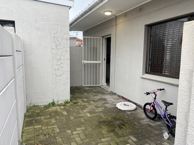 2 Bedroom Property for Sale in Churchill Estate Western Cape